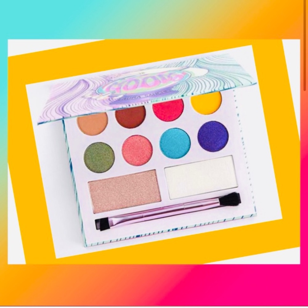 Moods Eyeshadow and Highlighter Palette